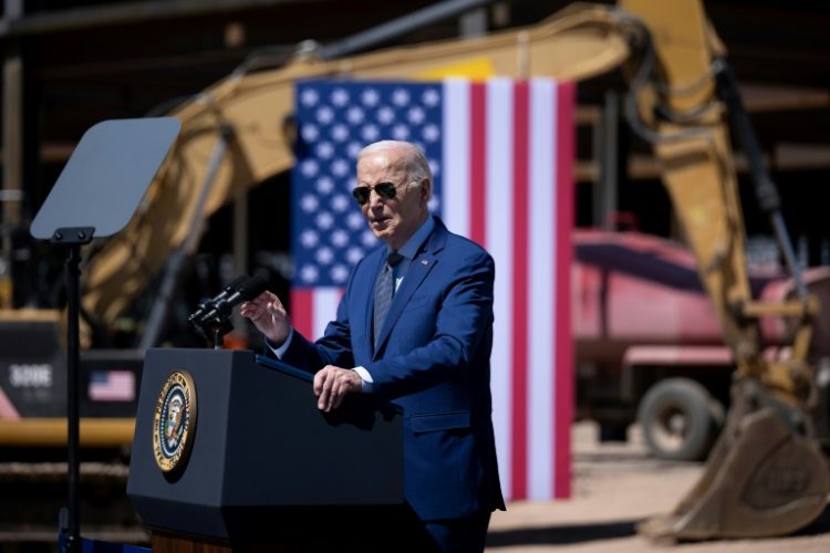 US President Joe Biden speaks at the Intel Ocotillo Campus in Chandler, Arizona. ©AFP