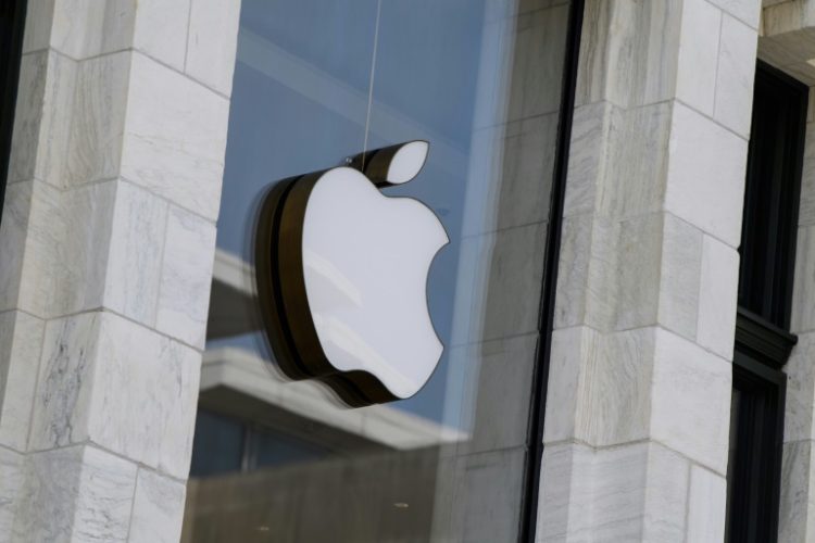 According to the lawsuit, rules and decisions have been designed to force Apple users into staying in the Apple ecosystem and buying the company’s iconic yet expensive hardware, the iPhone. ©AFP