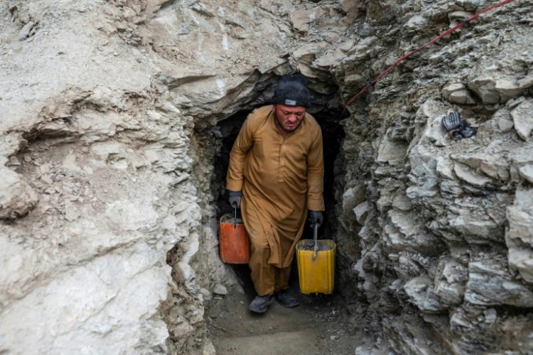 A group of unemployed Afghan men's efforts to mine the rocky mountains of Badakhshan province have borne little fruit so far. ©AFP