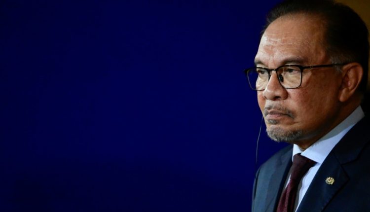 Malaysian Prime Minister Anwar Ibrahim has announced a plan to build a massive chip design park. ©AFP