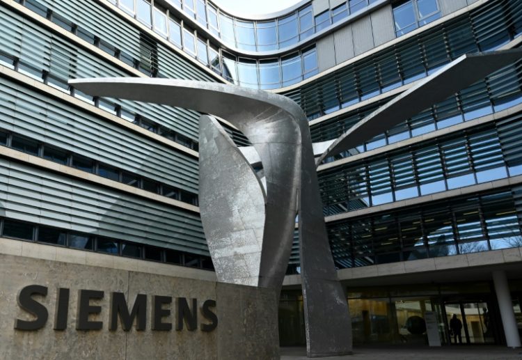 Siemens, whose products range from trains to factory equipment, announced a 38 percent fall in second-quarter net profit to 2.2 billion euros.. ©AFP