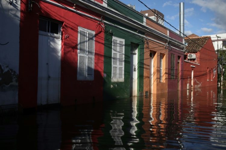 Some 600,000 people have had to leave their homes due to flooding in southern Brazil . ©AFP