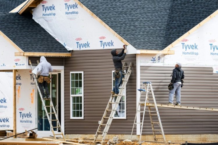 Sales of new US homes edged down in April, according to government data, while analysts warn of weakness ahead. ©AFP