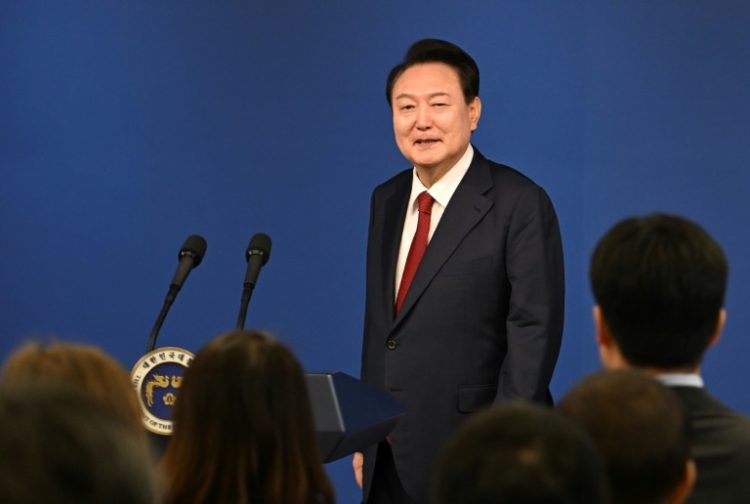 President Yoon Suk Yeol said the government would extend tax benefits for chip investment as it looks to boost jobs and attract more talent to the industry. ©AFP