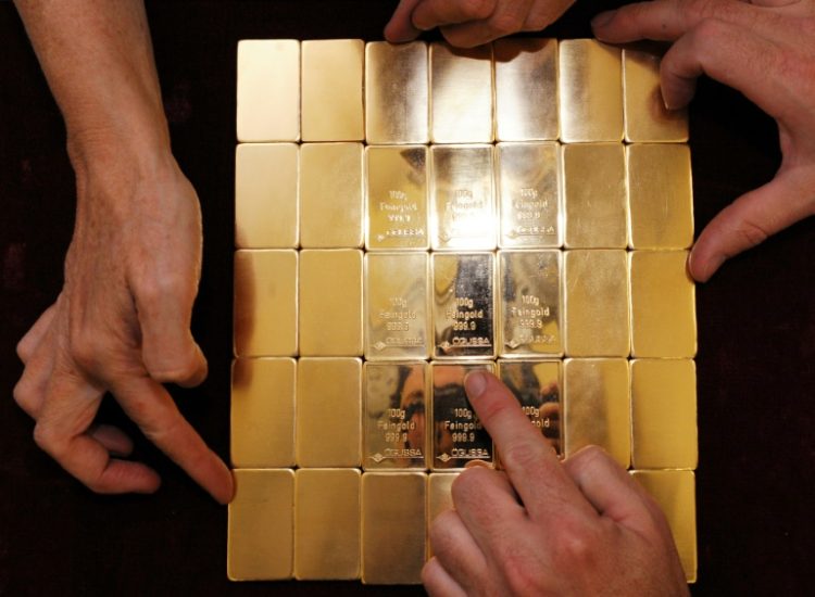 Gold is a safe haven that investors turn to in times of turmoil and to hedge against falling interest rates. ©AFP