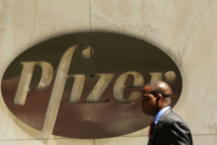 Pfizer is steering investment to oncology and other drug areas to offset diminished sales in Covid-19 products. ©AFP