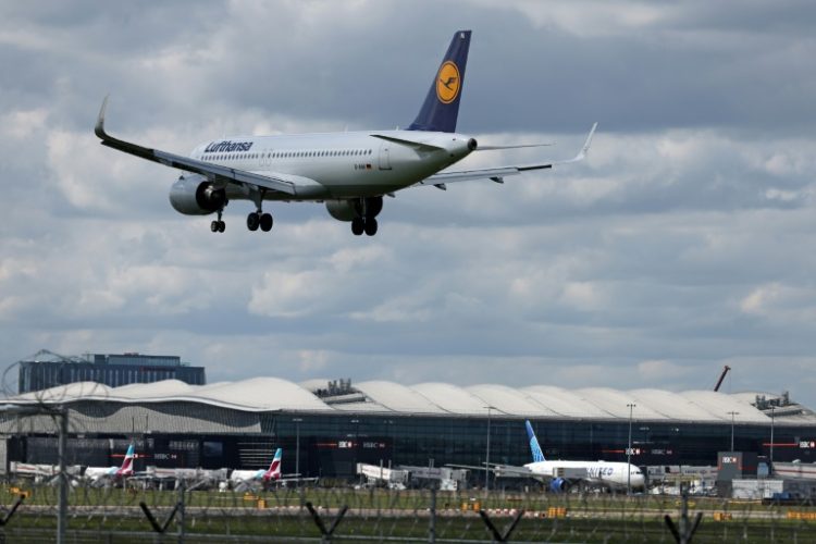 Lufthansa is facing turbulence after a weak second quarter. ©AFP