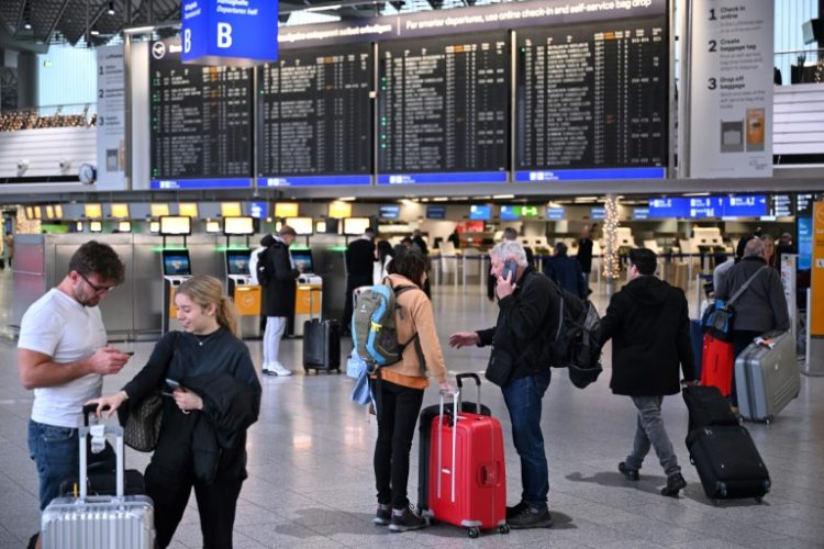 The European airport market has become 'extremely fragmented', with only 53 percent of them having fully recovered their pre-pandemic passenger volumes by June, a trade body said. ©AFP