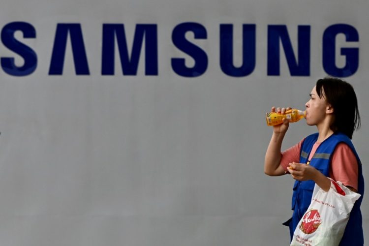 Samsung Electronics has said it expects second-quarter profits to surge thanks to a bounceback in chip prices. ©AFP