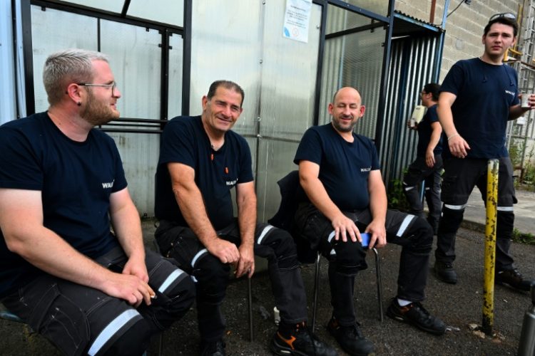 Workers Walor factory in eastern plants that make auto parts worry about the shift to electric vehicles. ©AFP