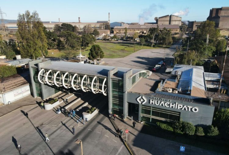 The Chilean government described the Huachipato plant's decision as 'irresponsible'. ©AFP