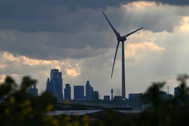 Among the successes identified was Britain's introduction in 2013 of a minimum carbon price, subsidies for renewable energy, and a coal phase-out plan. ©AFP