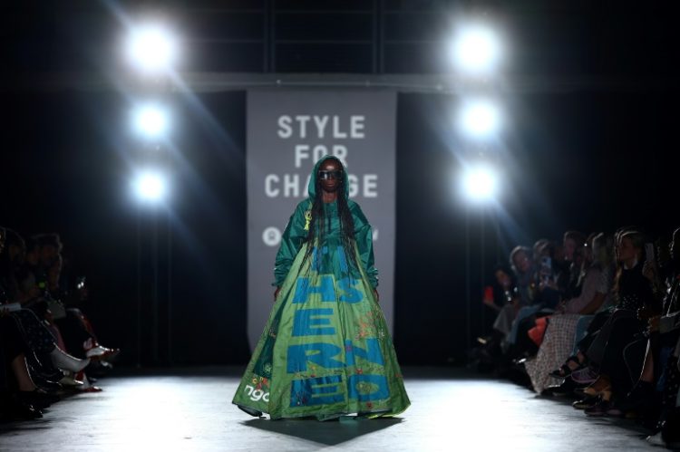 Oxfam and Vinted's London Fashion Week show featured second-hand outfits. ©AFP