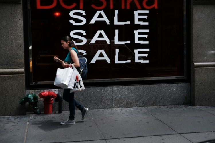 Forecast-beating US retail sales data helped to temper worries about the world's number one economy. ©AFP