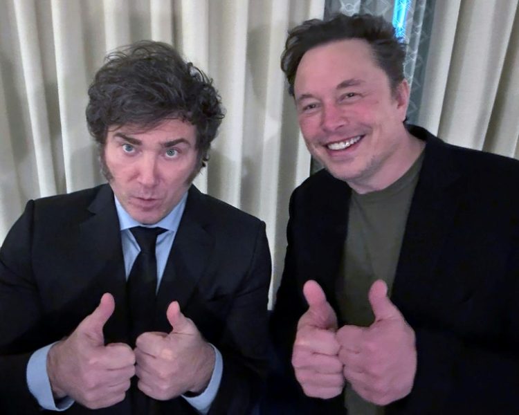 President Javier Milei (L) has met tech boss Elon Musk as part of his drive to place Argentina on the path to AI dominance. ©AFP