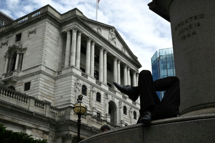 Bank of England policymakers voted 8-1 for no rate change, having narrowly backed an August cut. ©AFP