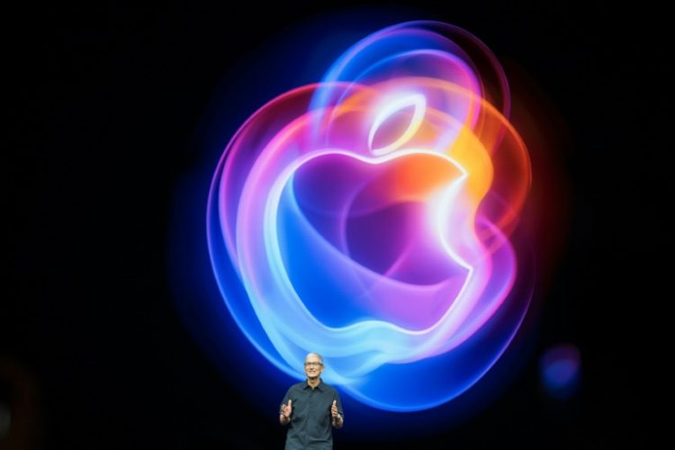 Apple CEO Tim Cook speaks during Apple's "It's Glowtime" event in Cupertino, California to launch new iPhones. ©AFP