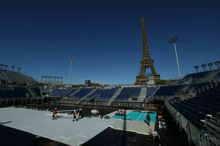 French private sector output returned to contraction after the shot in the arm from the Olympics. ©AFP