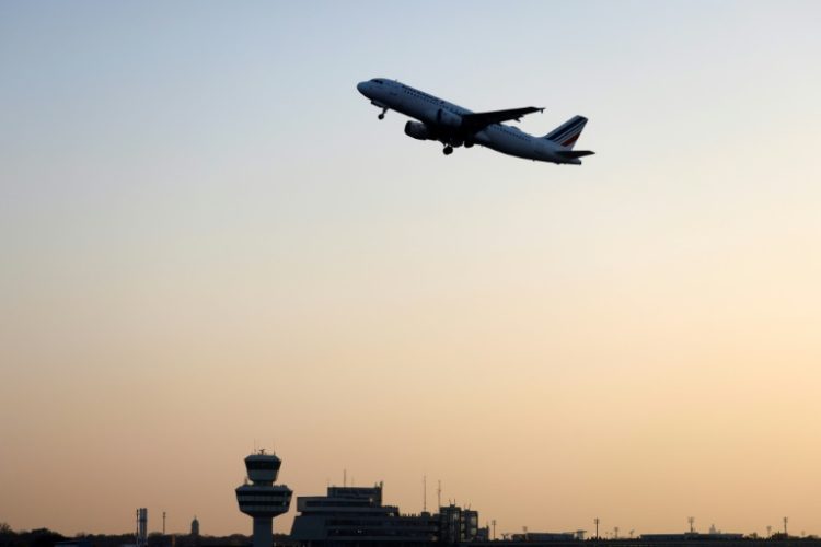 Delta, United, Japan Airlines and Air France: global airlines are competing to provide the best online connections . ©AFP