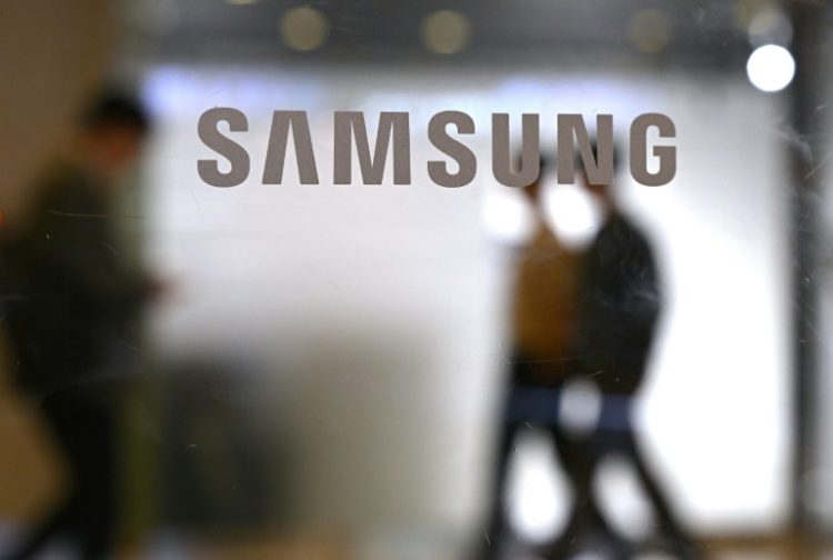 South Korea's Samsung Electronics blamed "one-off costs" and a strong Korean won for a Q3 that saw operating profits fall short of expectations. ©AFP