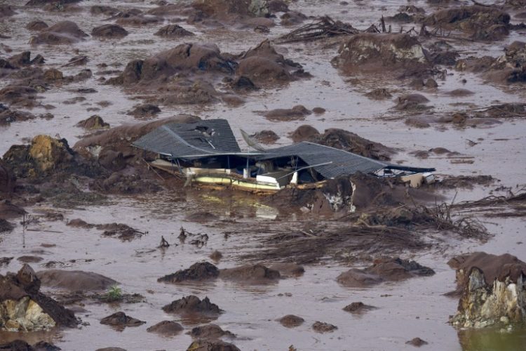 The dam collapse triggered a giant mudslide that swamped villages, rivers and rainforest, killing 19 people. ©AFP