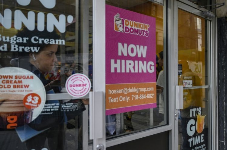 Data from payroll firm ADP showed private sector employment rising in September by a higher-than-expected 143,000 jobs. ©AFP