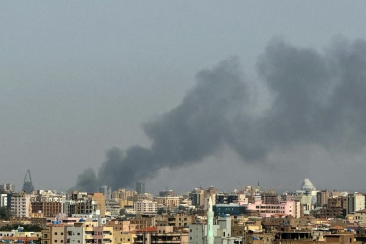 Smoke billows during air strikes in central Khartoum as the Sudanese army attacks positions held by the paramilitary Rapid Support Forces (RSF) throughout the Sudanese capital in September, 2024. ©AFP