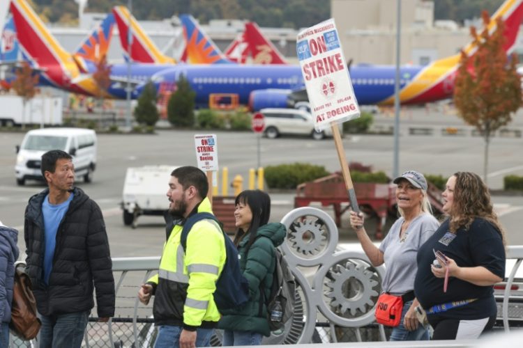 Some 33,000 Boeing workers have been on the picket lines since September 13. ©AFP