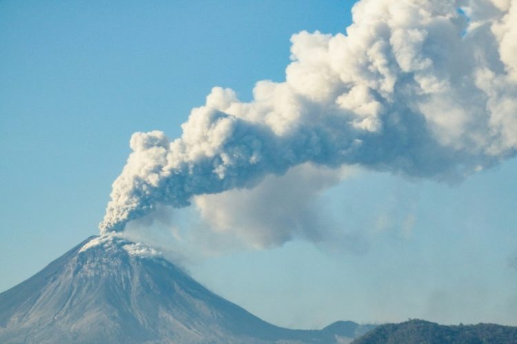 Mount Lewotobi Laki Laki spews ash and smoke in another eruption after multiple in recent weeks. ©AFP