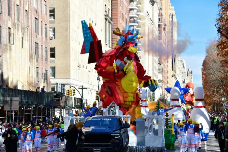 Macy's, which will host its annual Thanksgiving parade later this week, said it delayed its earnings release after uncovering some $154 million in erroneous accounting entries. ©AFP