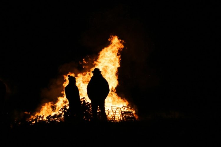 French farmers staged more than 80 separate protests on Monday. ©AFP