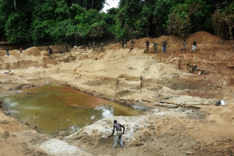 The Central African Republic wants the total lifting of an embargo imposed on the export of its diamonds for more than a decade. ©AFP