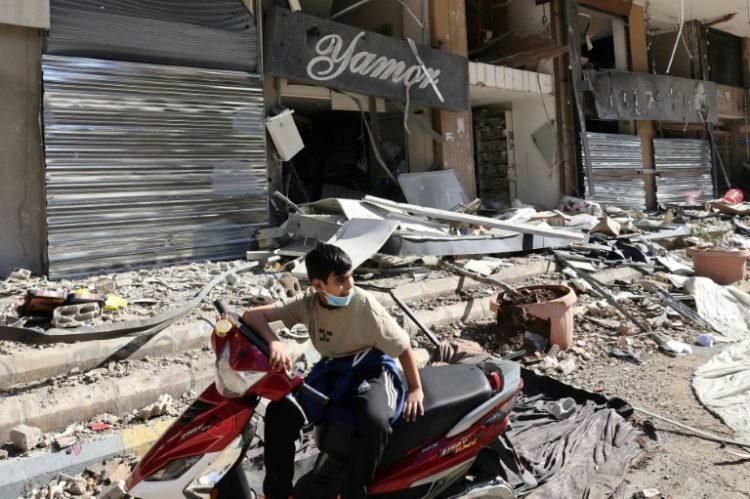 Many shops in Beirut's southern suburbs have been damanged or destroyed by Israeli bombardment. ©AFP