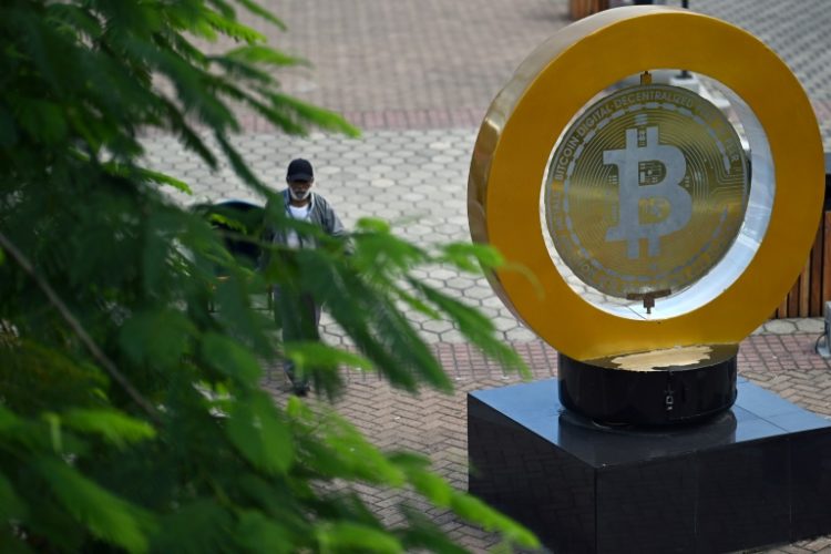 A bitcoin monument at Plaza Bitcoin in El Salvador's capital . ©AFP