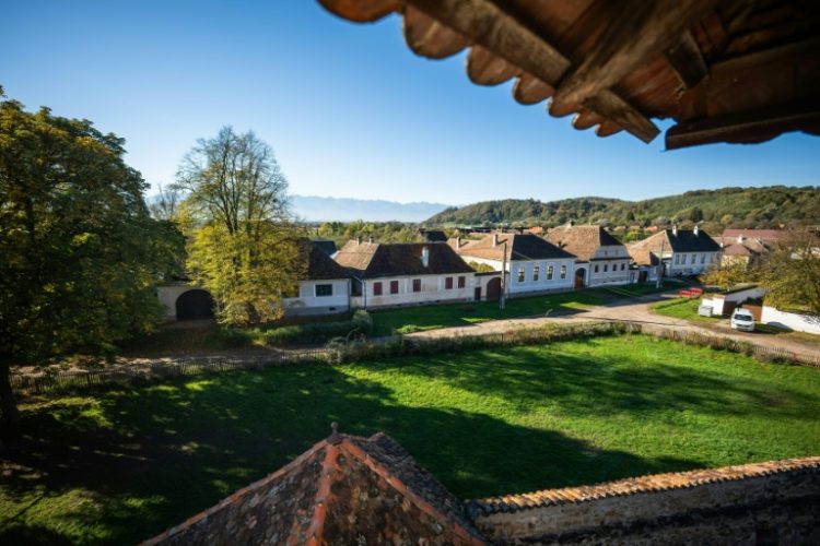 The Transylvanian village of Cincsor lies at the foot of Romania's Carpathian mountains . ©AFP