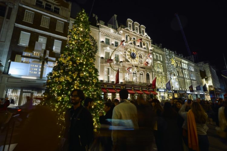 The Christmas lights are already on all over Britain. ©AFP