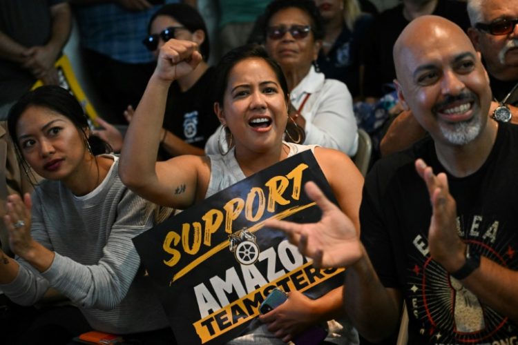 Workers at several Amazon facilities from southern California to New York are picketing. ©AFP