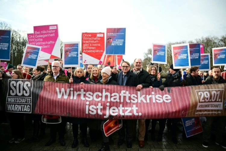 Germany's leading industry associations organised demonstrations in several cities to send a 'distress signal' . ©AFP