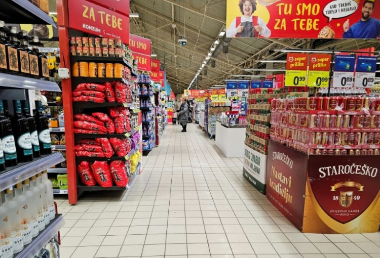 Many stores in Croatia were nearly empty on Friday as consumers heeded a shopping boycott over high prices. ©AFP