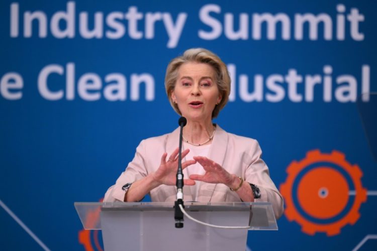 EU chief Ursula von der Leyen vowed no change to the bloc's climate goals as she announced paring back green business rules. ©AFP