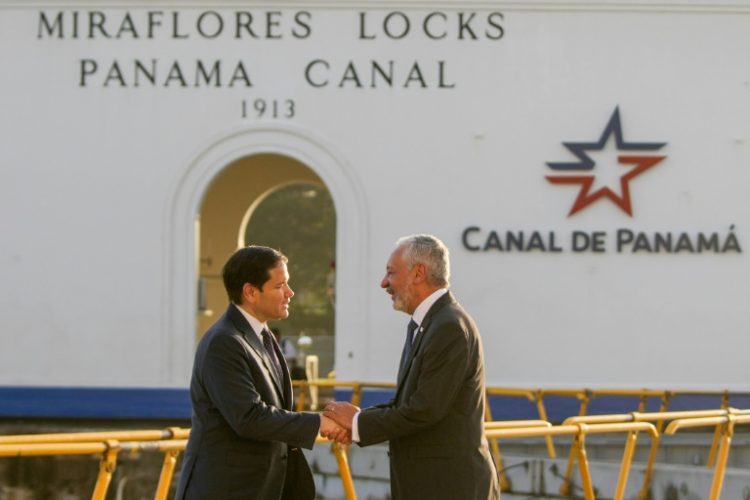 On his first trip overseas as the top US diplomat, Secretary of State Marco Rubio (L) took a guided tour of the Panama Canal accompanied by its Panamanian administrator Ricaurte Vasquez . ©AFP