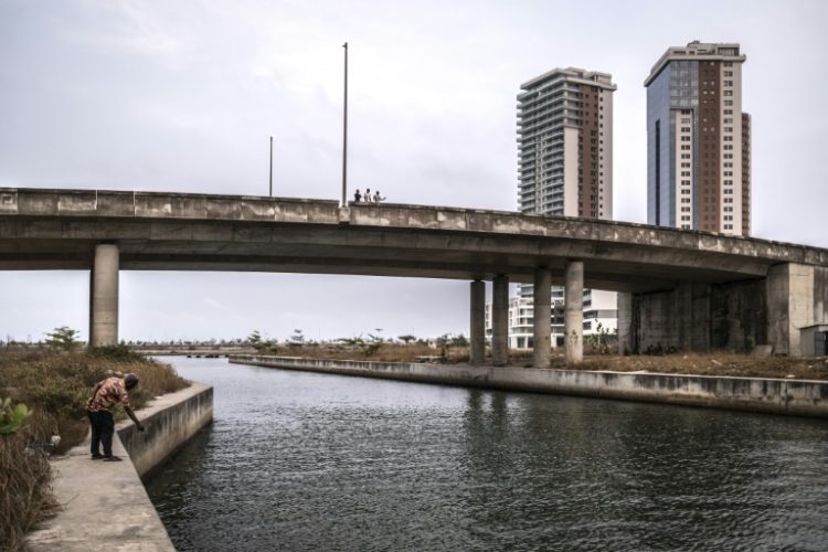 Construction projects in Lagos, Nigeria, often target high-end clients who earn their salaries in US dollars -- leaving a dearth of housing for the middle class. ©AFP