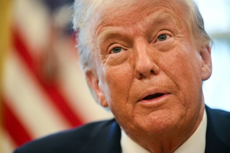 US President Donald Trump speaks to reporters in the Oval Office of the White House on February 3, 2025, in Washington, DC. . ©AFP