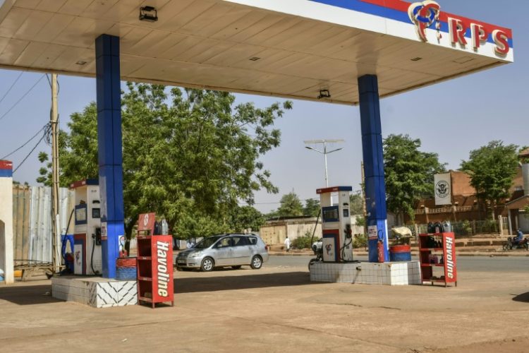 Niger faces an unprecedented fuel shortage, mostly due to the black market drying up. ©AFP